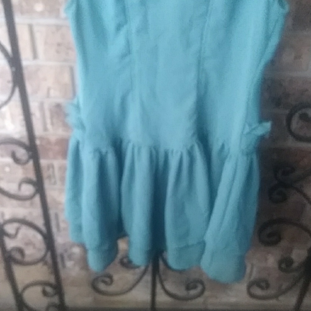 V-neck Ruffled Top - Picture 5 of 6